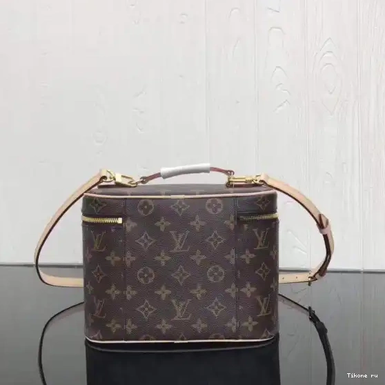Affordable TOILETRY BAG VUITTON LOUIS 0516